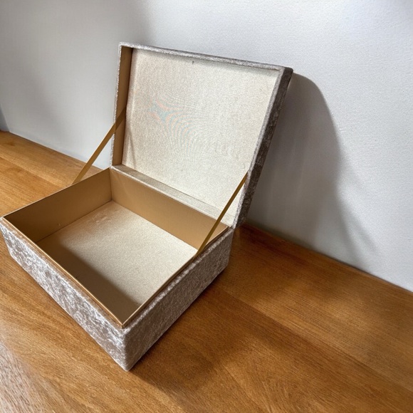 Jewelry Box /Gift Box, Crushed Velvet & Sequence, Cigar Box Style, Bath & Body - Picture 7 of 9